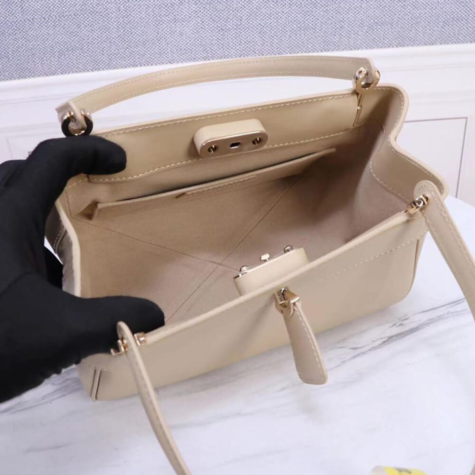 small D*or key bag