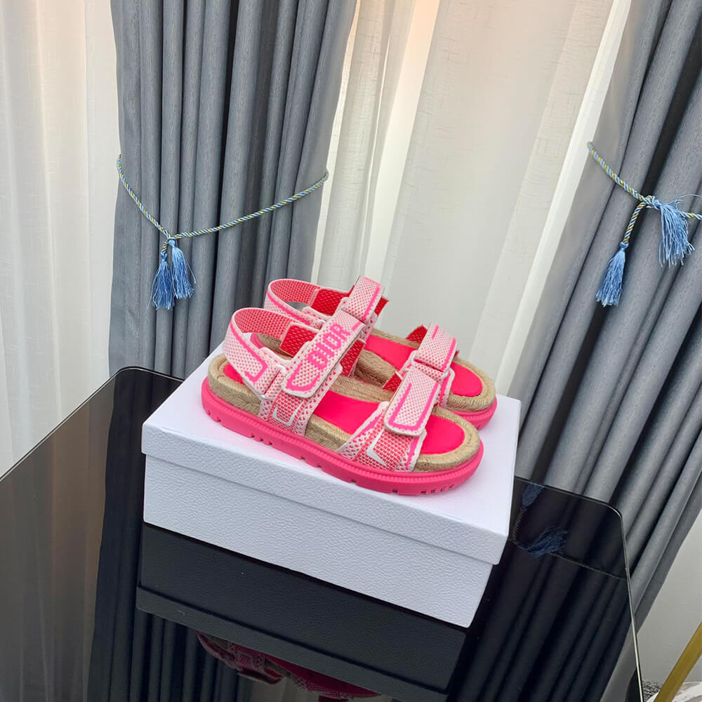 D*oract sandal