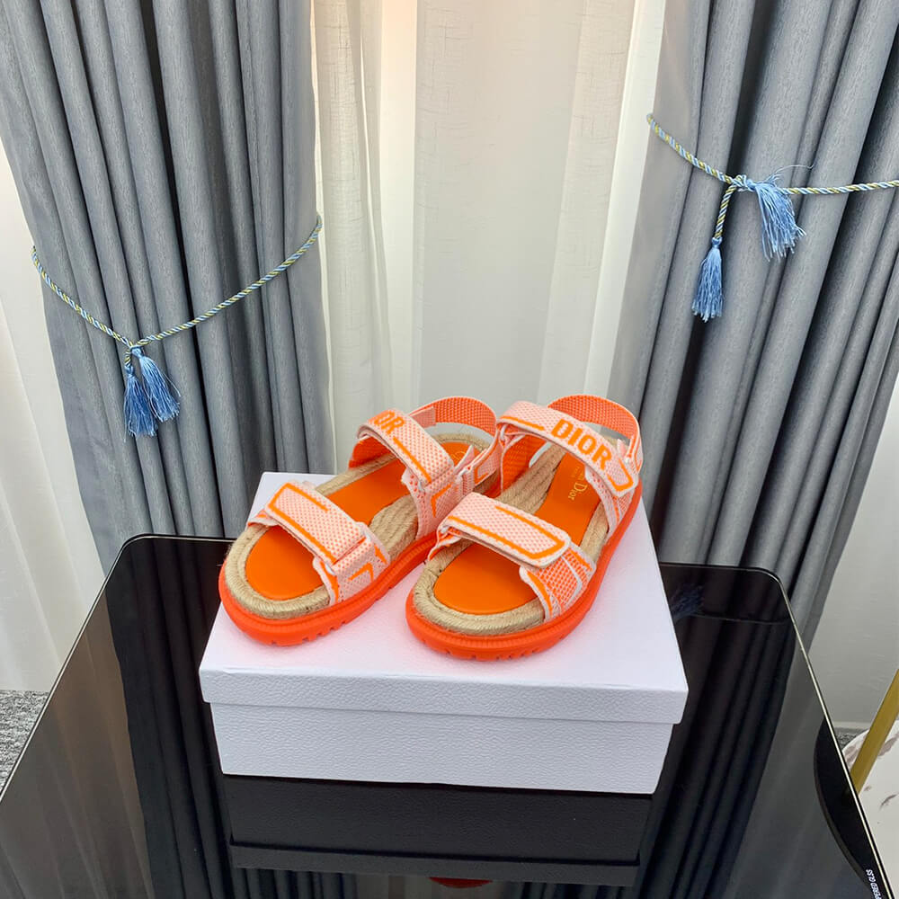 D*oract sandal