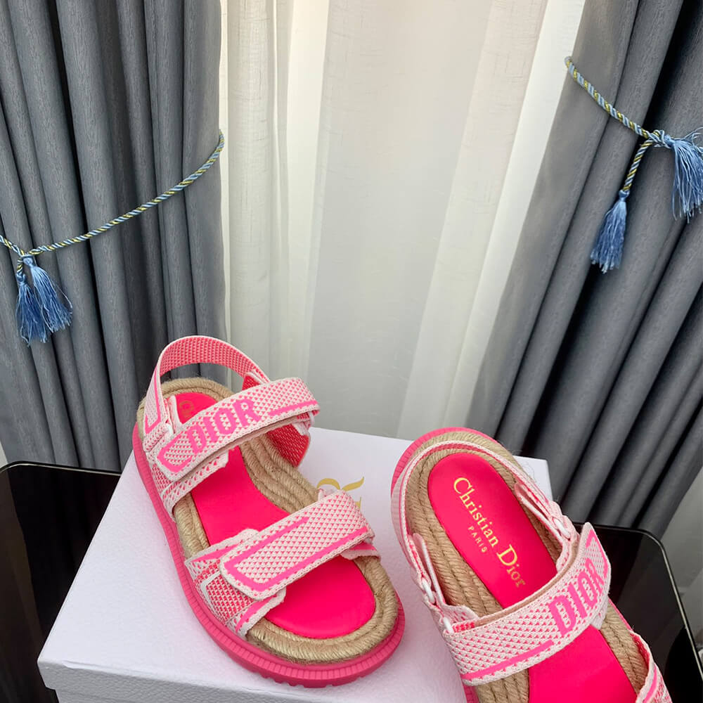 D*oract sandal