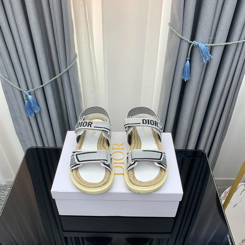 D*oract sandal